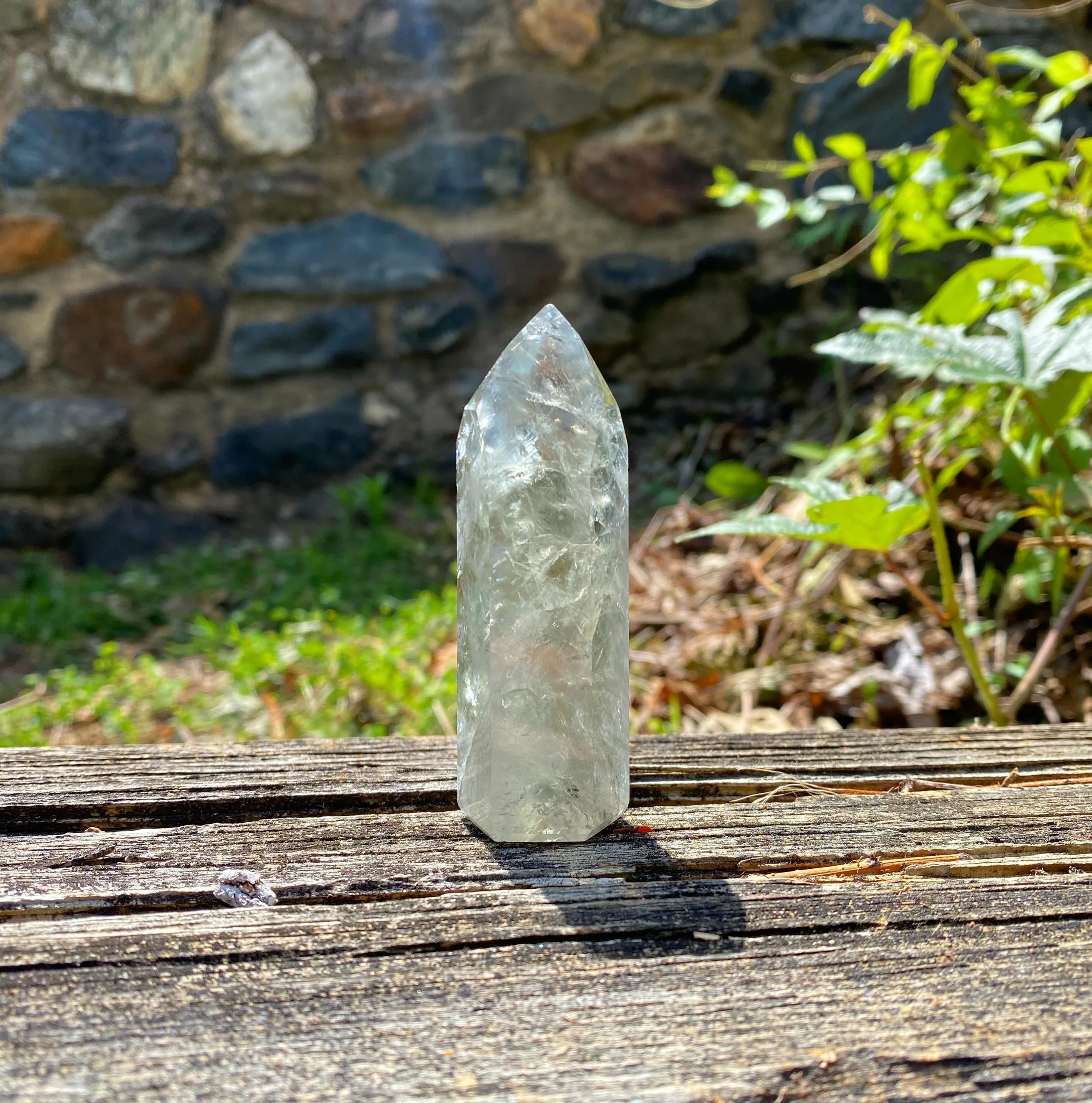 Minty Prasiolite Tower ✨🌿
Natural prasiolite is incredibly rare. Most pieces are created in labs by heating specific purple amethysts or quartz to very high temperatures of around 850 to 1400 degrees Fahrenheit! These high temperatures create the be