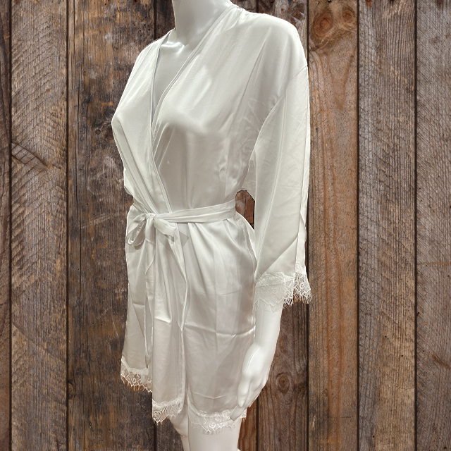 white-bride-robe.png