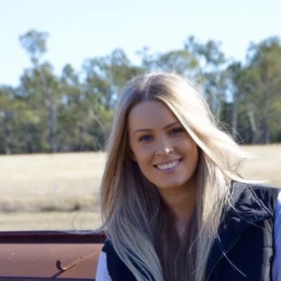 Holly Clark_Headshot.jpg