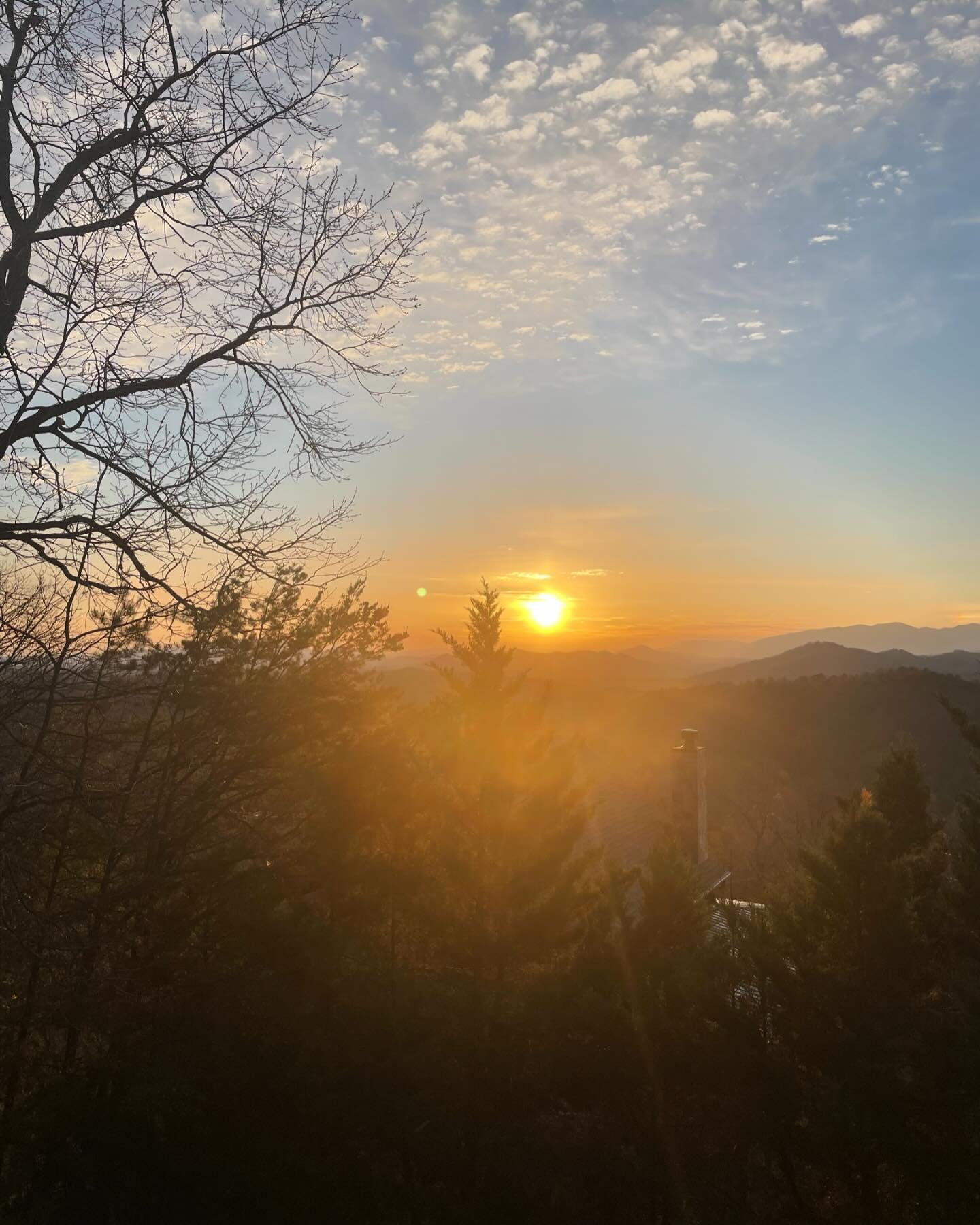 Sunrise at the @smokymountainnationalpark was so amazing. Yesterday marked 10 years since Dad passed. It feels like so much time has passed. I wrote about how different grief is now, how I sort of feel like an orphan even though I&rsquo;m not a kid a