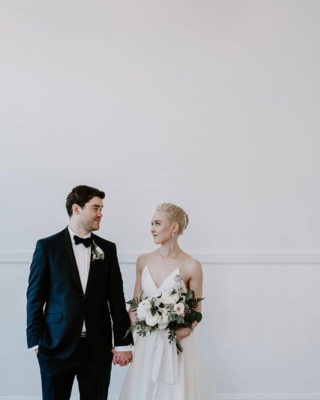 Happiest of anniversaries to this couple that tied the knot 3 years ago... Enjoy your special day J+A 💙

P.s. let's also take a moment to appreciate the breathtaking dress the bride designed with a detachable skirt!

Planning @bisous_events
Photo @s