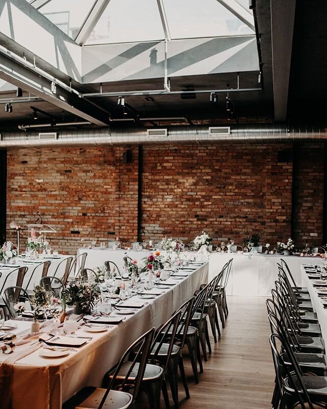 Details from J+A's modern affair - Although this was 3 years ago, still looks fresh and current for this season! I loved working with this artistic bride for their day 🖤

Planning @bisous_events 
Photo @scarletoneill 
Florals @minim_designs
#modernw