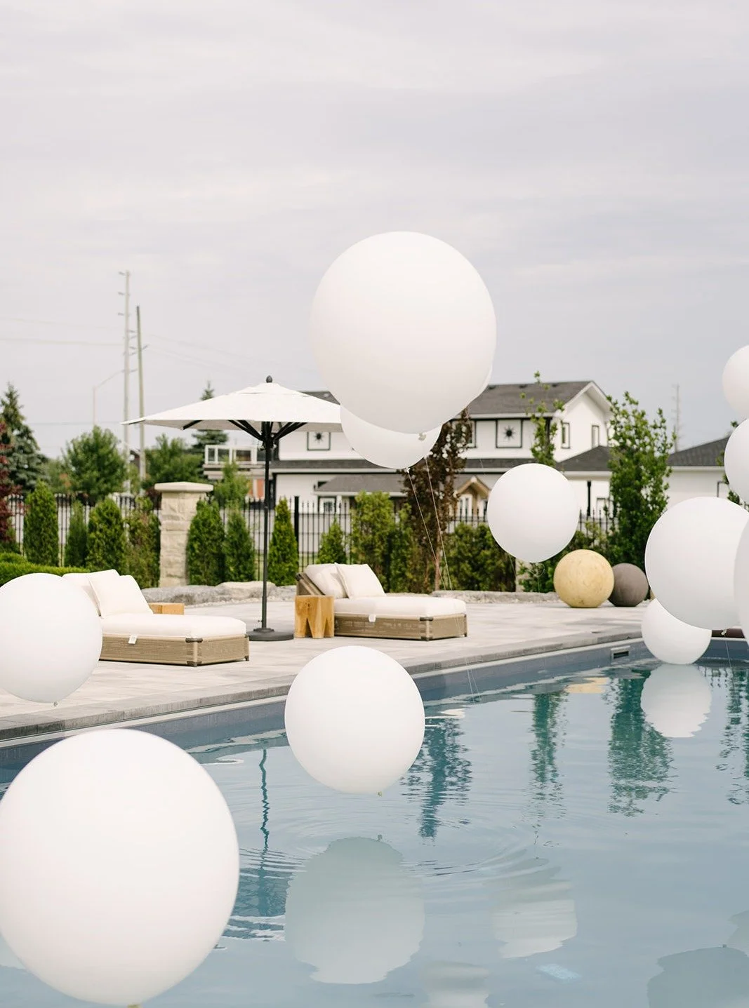 Happy birthday to youuuuuu 🎉🎂🎈

Who said turning the milestone age of 50 meant some uppity event? We are instead having the most epic backyard bash you've ever seen! Here are some of the details before the guests arrived for this masculine, charmi