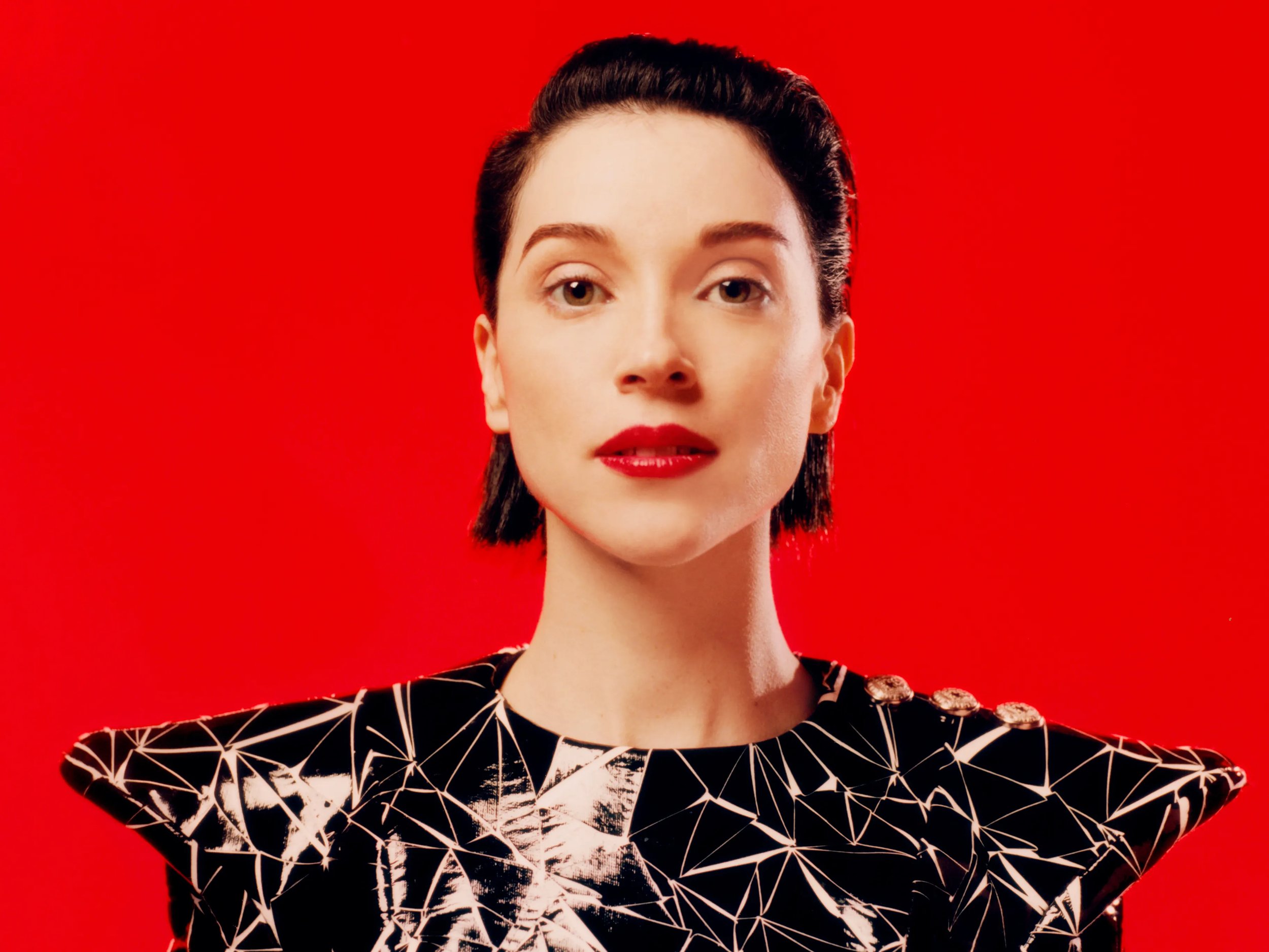 Annie Clark-Switching Laness With St.Vincent-GQ020119-StVincent_03 copy.jpg