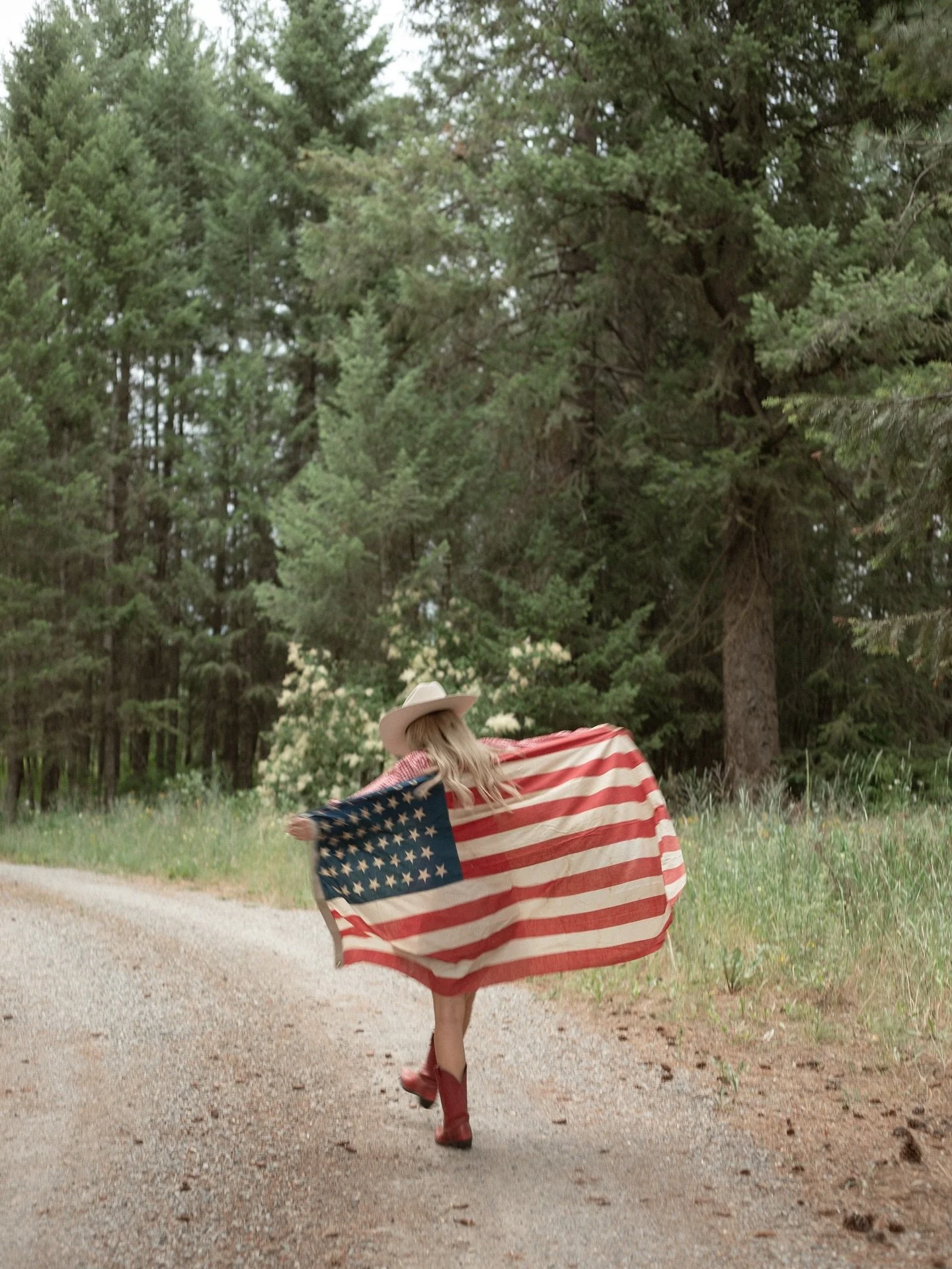 Happy Fourth of July insta fam! By far my favorite holiday! I love that anything goes: bbq, parade, family, baseball, fireworks in the yard&hellip; every year its different and equally amazing 🇺🇸