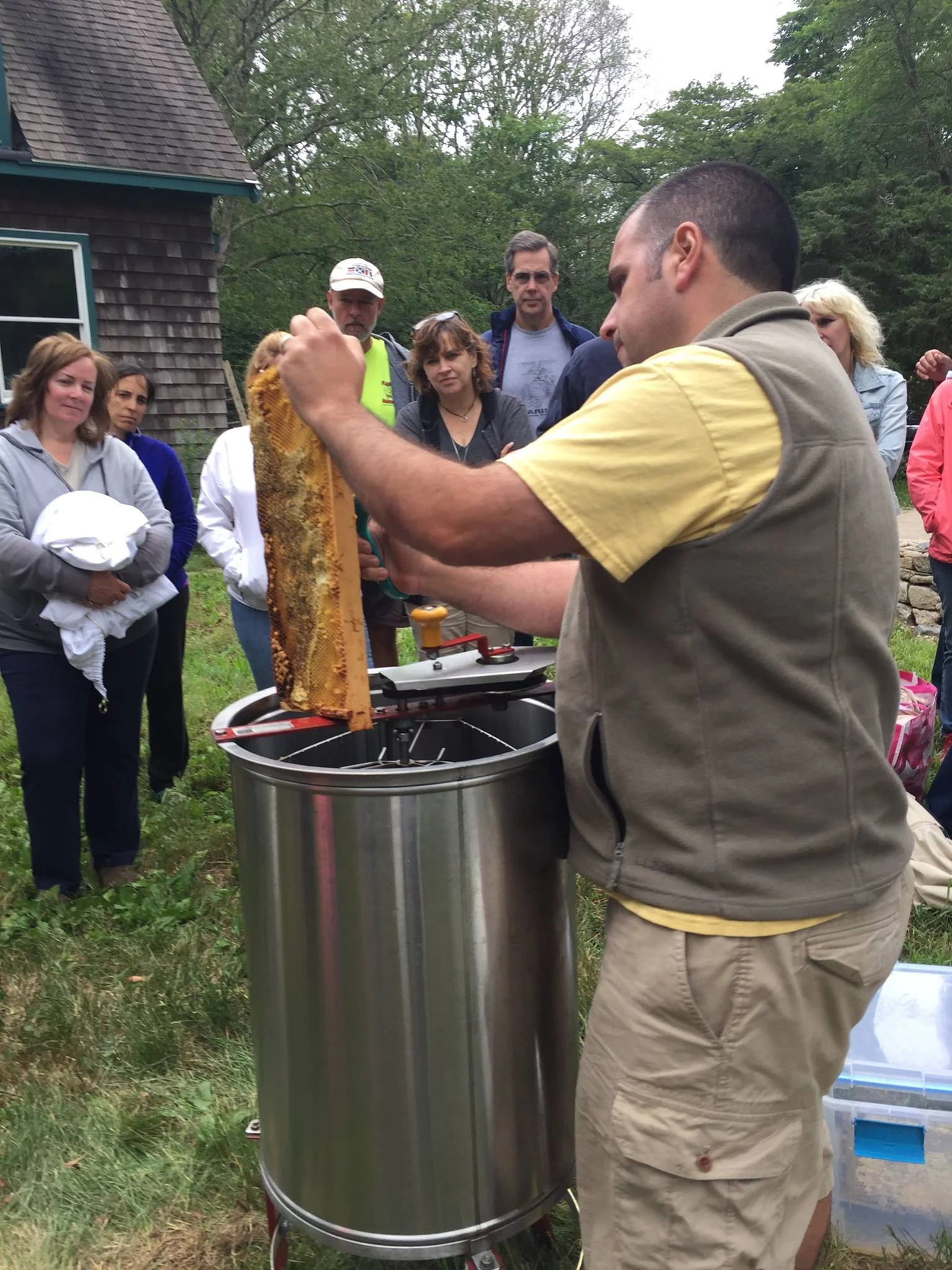 JohnGraceHoneyExtractor2.jpg