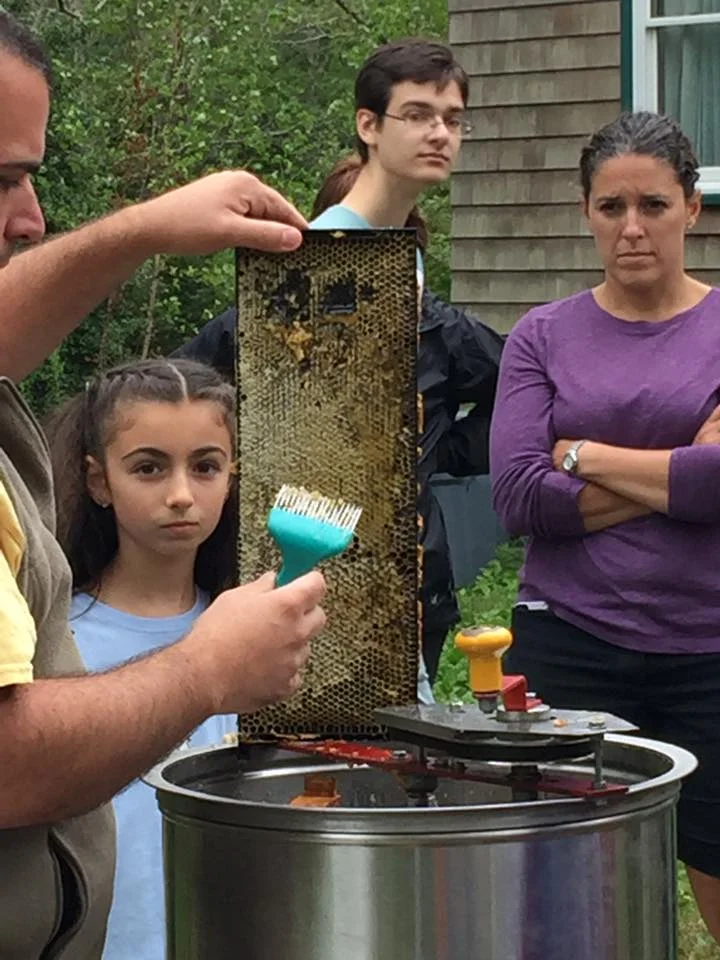 JohnGraceHoneyExtractor5.jpg