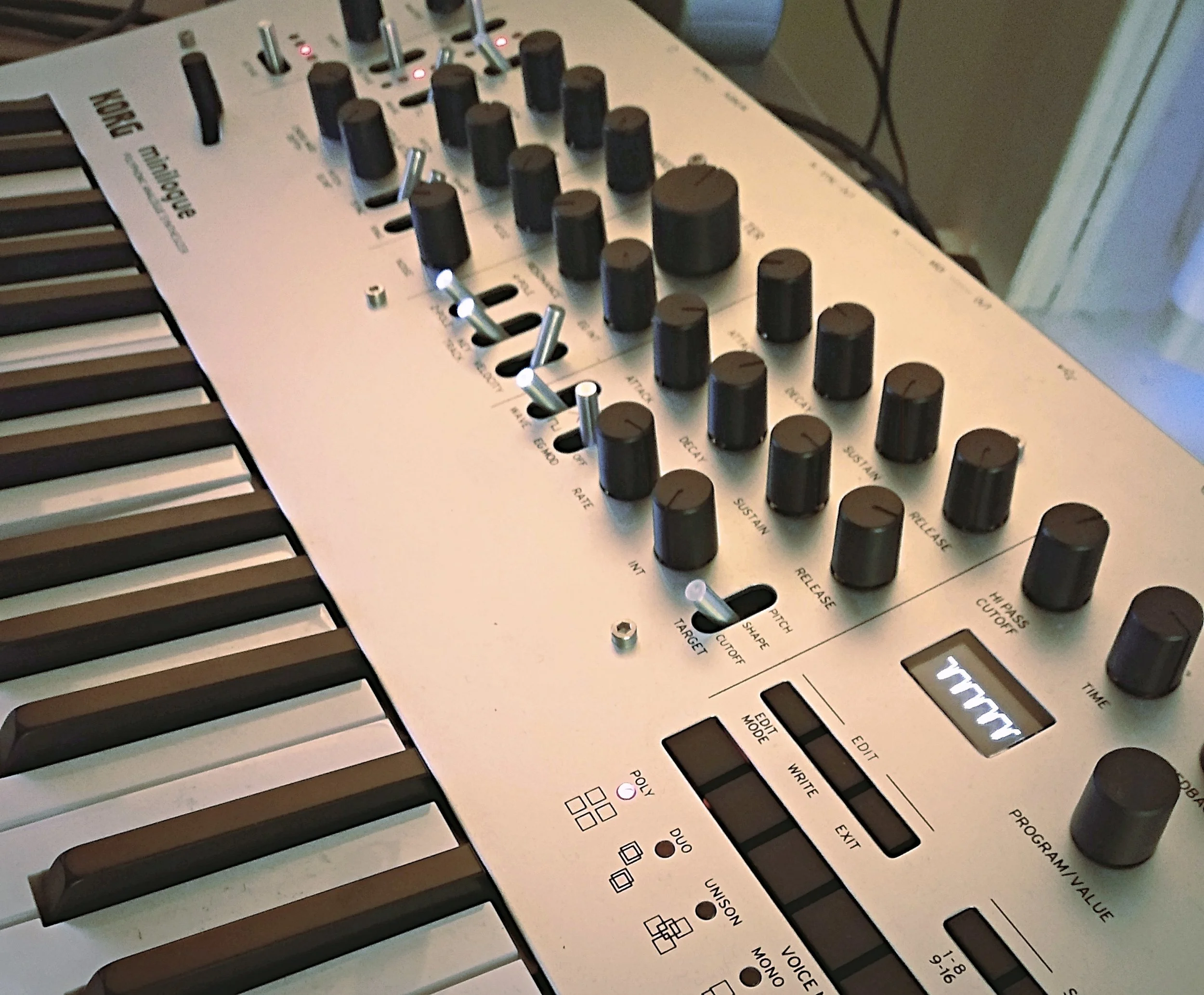 Minilogue01.jpg