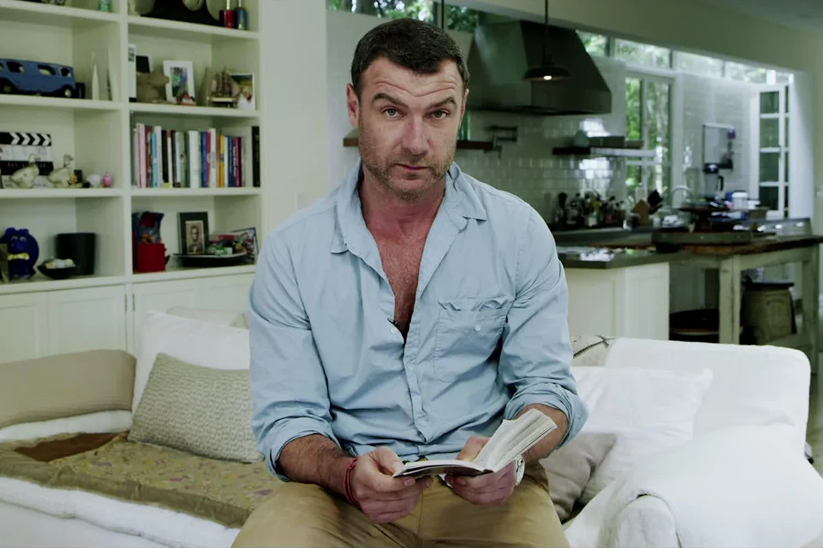 liev-schreiber-shakespeare-macbeth-reading.jpg
