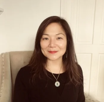 Samantha Warrington is a Zen Yoga, Mindfulness and Meditation teacher who has practised for most of her life and who became a qualified yoga teacher with Zenways in 2015. 