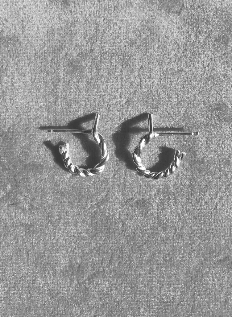 MINI SHRIMP EARRINGS