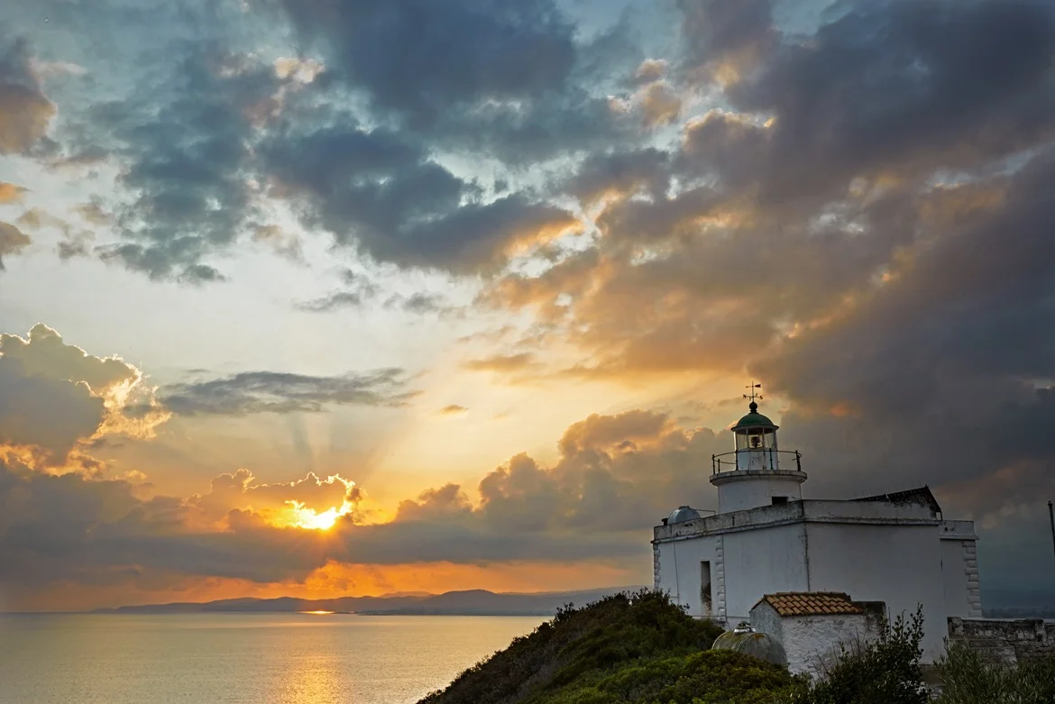 Silver Island Yoga: a luxurious yoga retreat in Greece