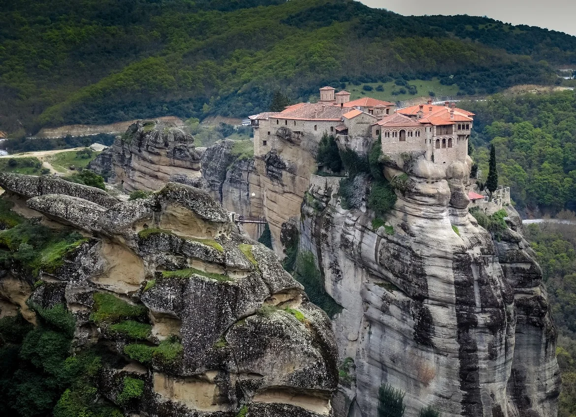 Meteora: the ideal October getaway in Greece