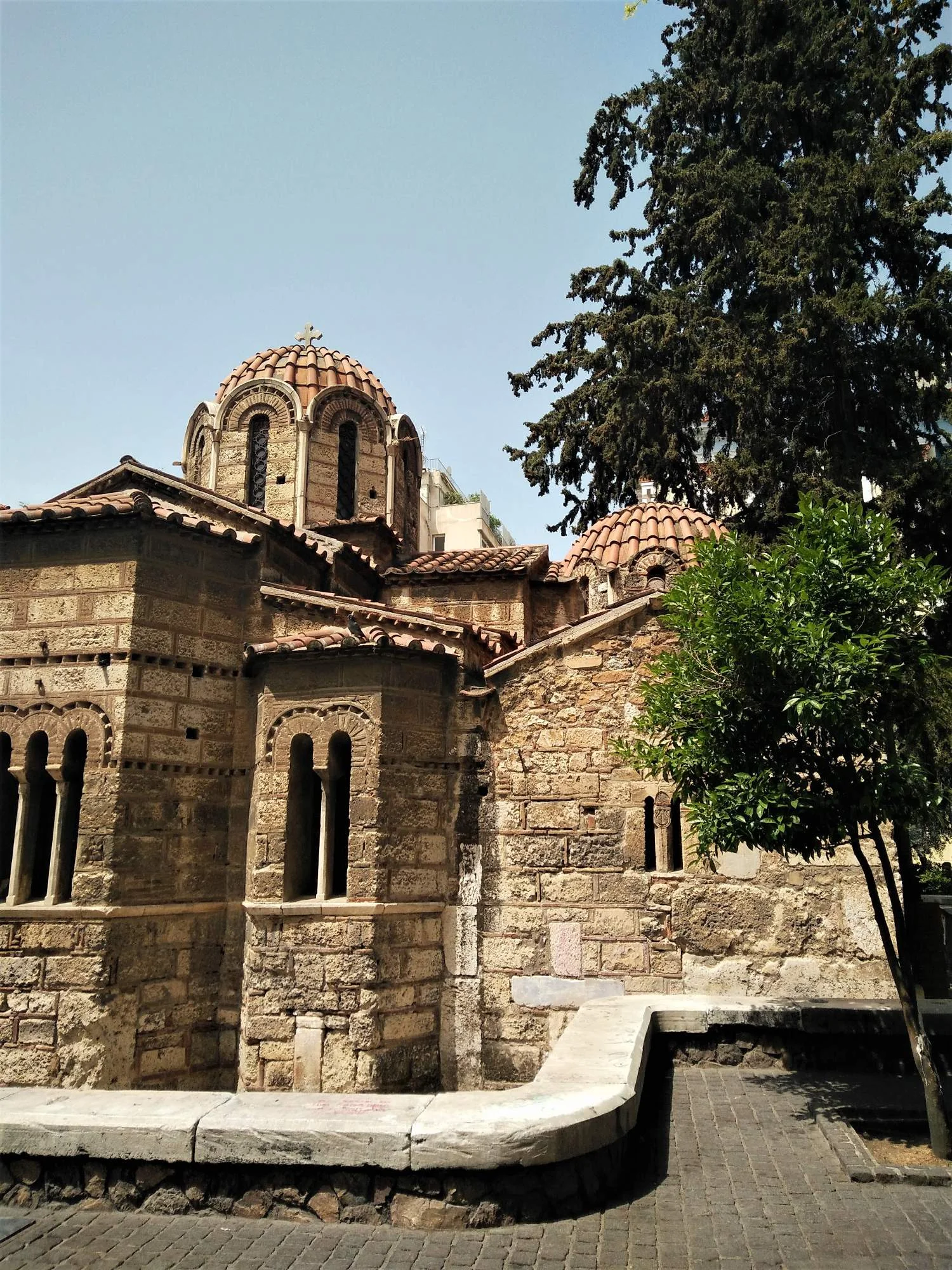 Kapnikarea church at Ermou Street. Source: Truevoyagers