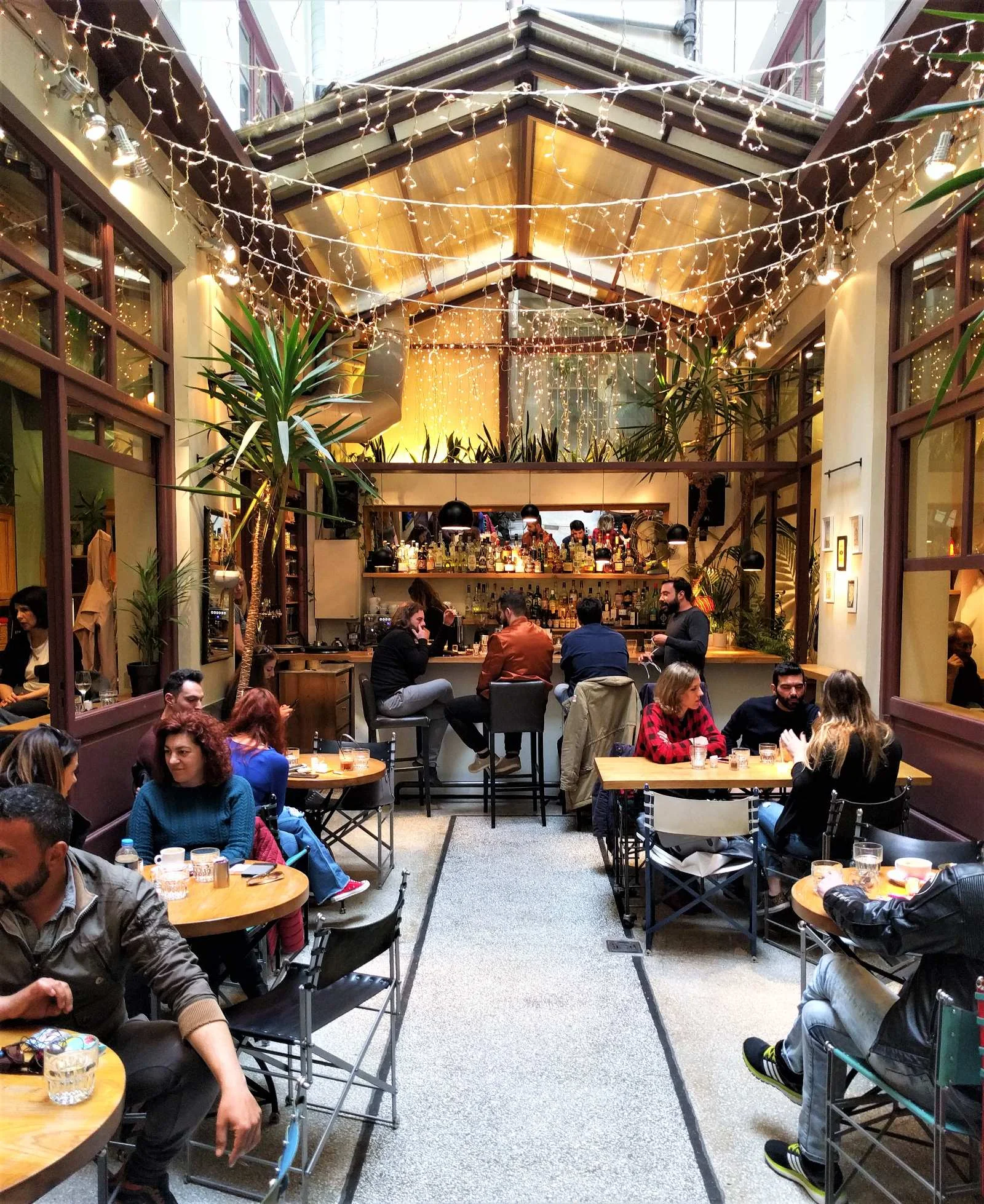 A chilled night out for drinks in Bartesera bar in the center of Athens. Source: Truevoyagers