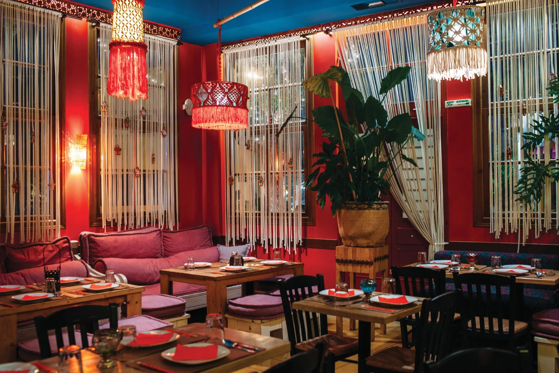 Andaman in Kato Petralona travels you to Thailand through delicious plates. Source: Lifo