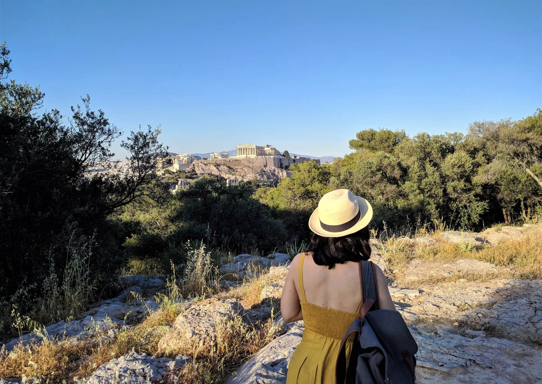 Ακούγοντας ιστορίες για τους θεούς του Ολύμπου με θέα την Ακρόπολη
