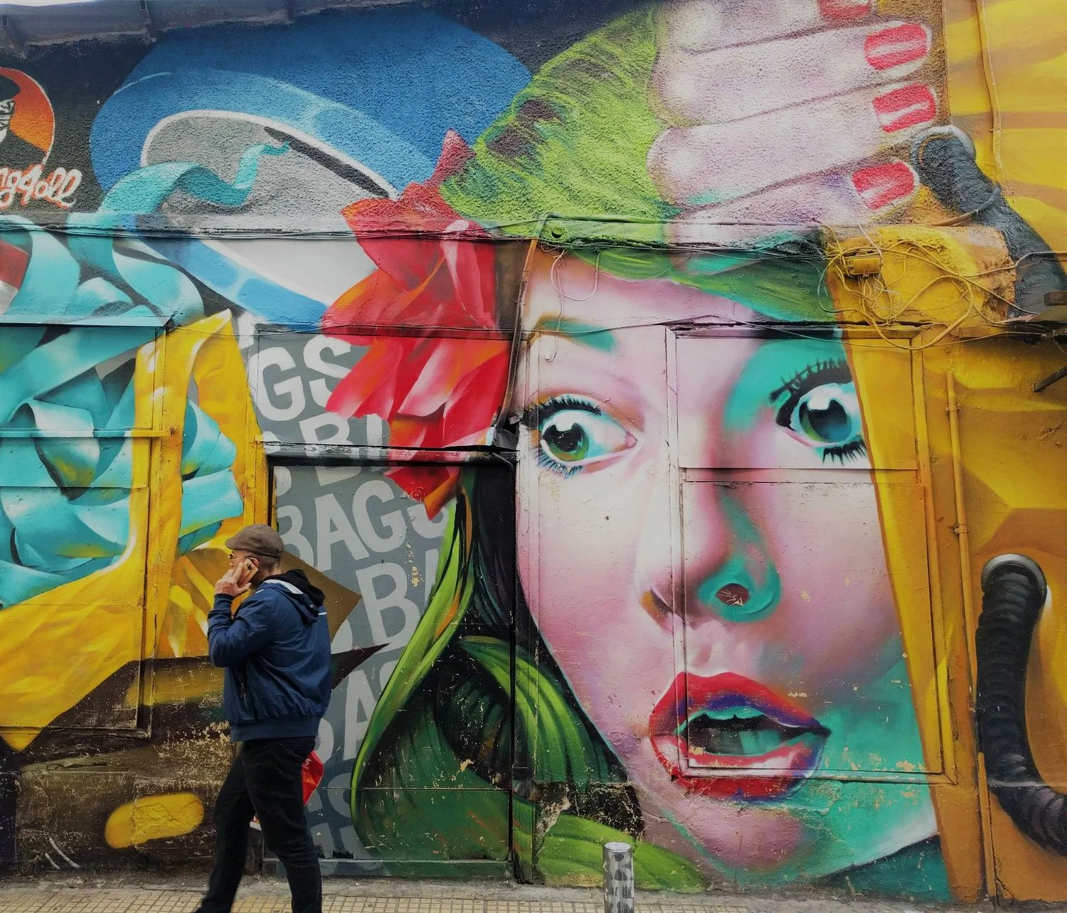Athens is an artistic city and it can be seen on its streets thanks to the various innovative and colorful graffiti. Mural created by Alex Martinez