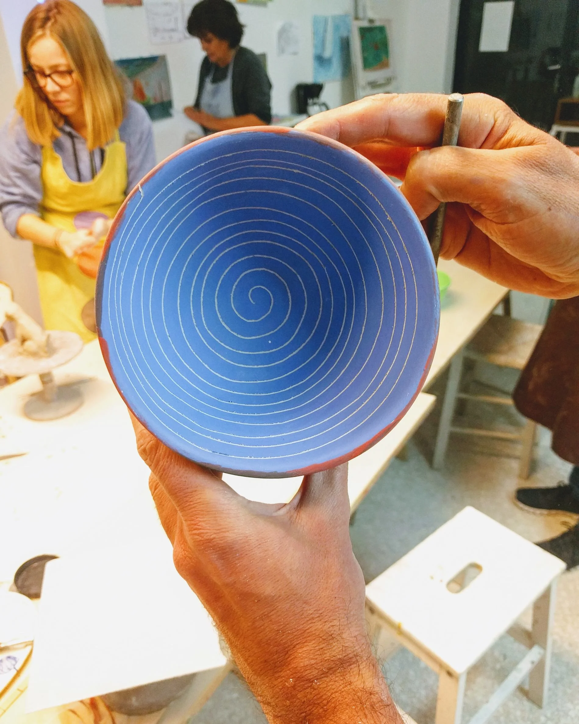 Vase with spiral details