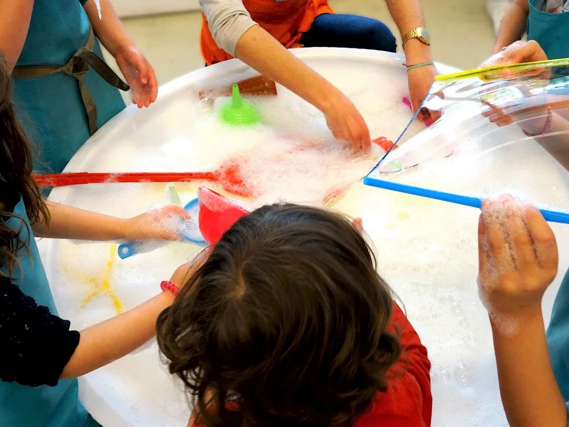 Activities with water at the Children's museum in Plaka. Source: HCM