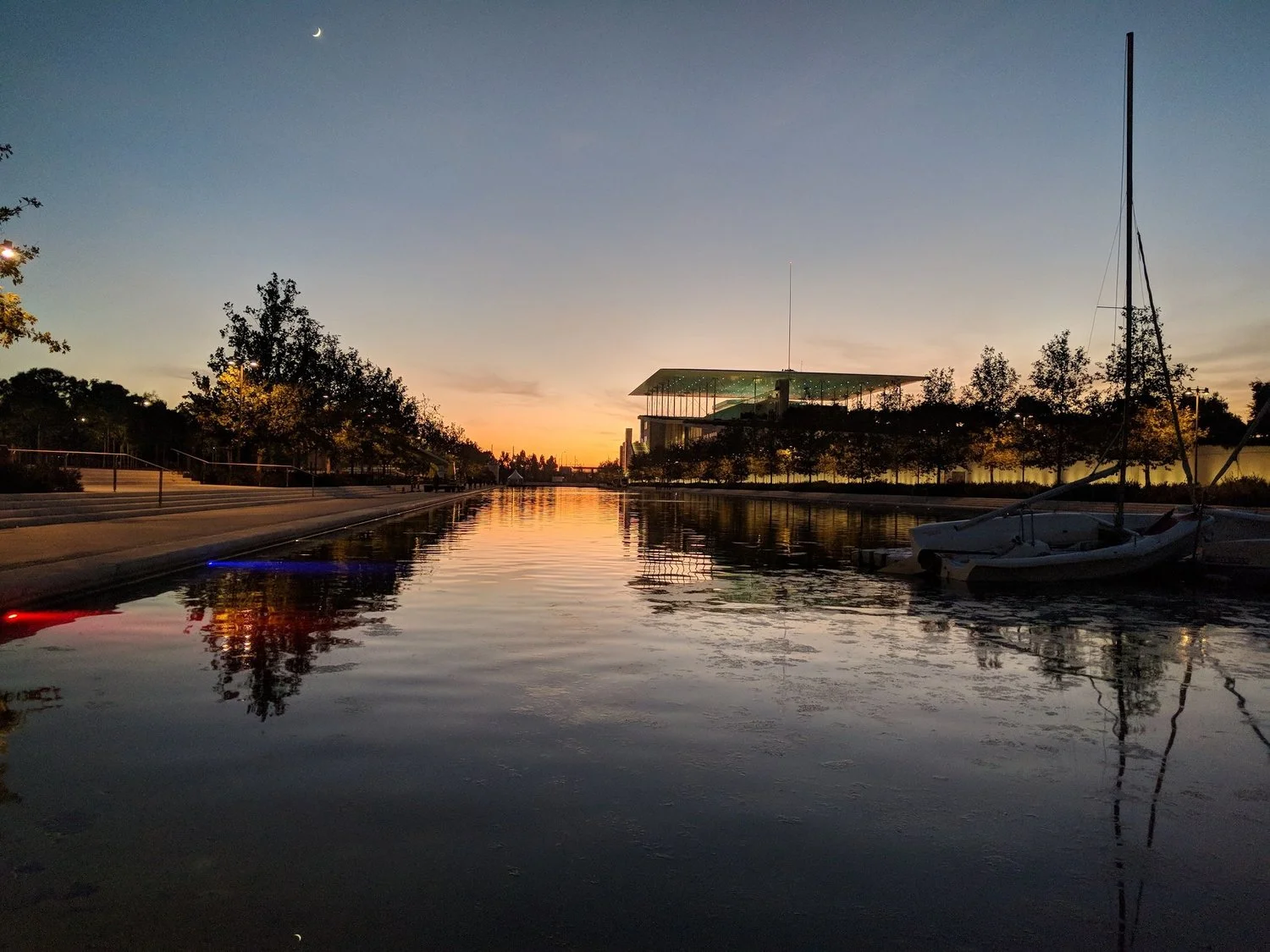 Walk along SNFCC's esplanade and enjoy this architectural gem. Source: Truevoyagers