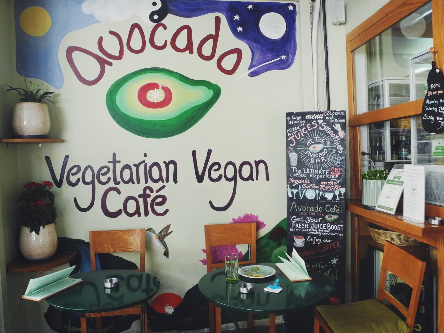 Avocado cafe and restaurant has been voted the best and most delicious cruelty-free food restaurant in Athens. Image source: fromatovegan.wordpress.com