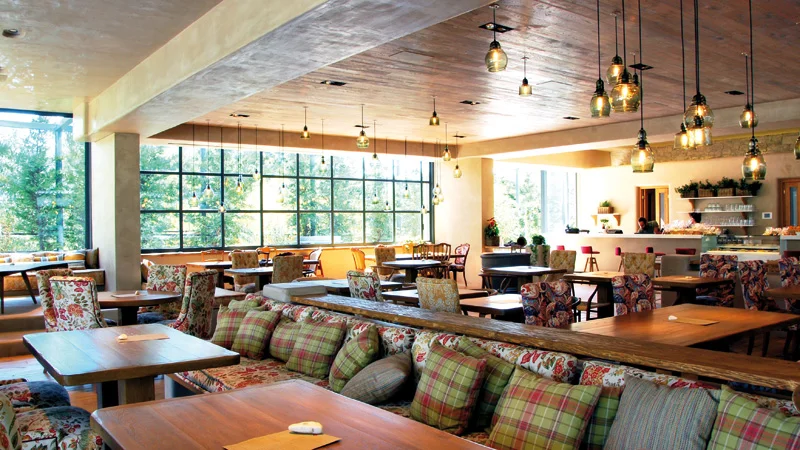 Yi is the absolute must-visit place in southern suburbs for all vegetarians and vegans. Source: Athinorama.gr