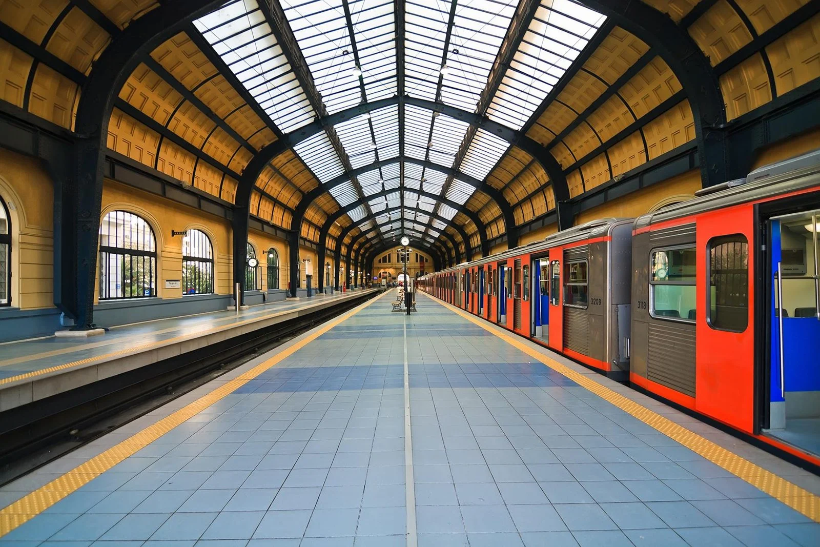 A photo of the Piraeus station, the last and most southern one of Metro Line 1 (green line).