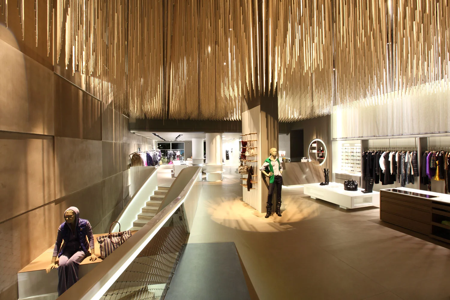 Located in the heart of southern Athens, Ensayar modern boutiques are Greece’s most renowned shopping highlights. Source: ensayar.gr