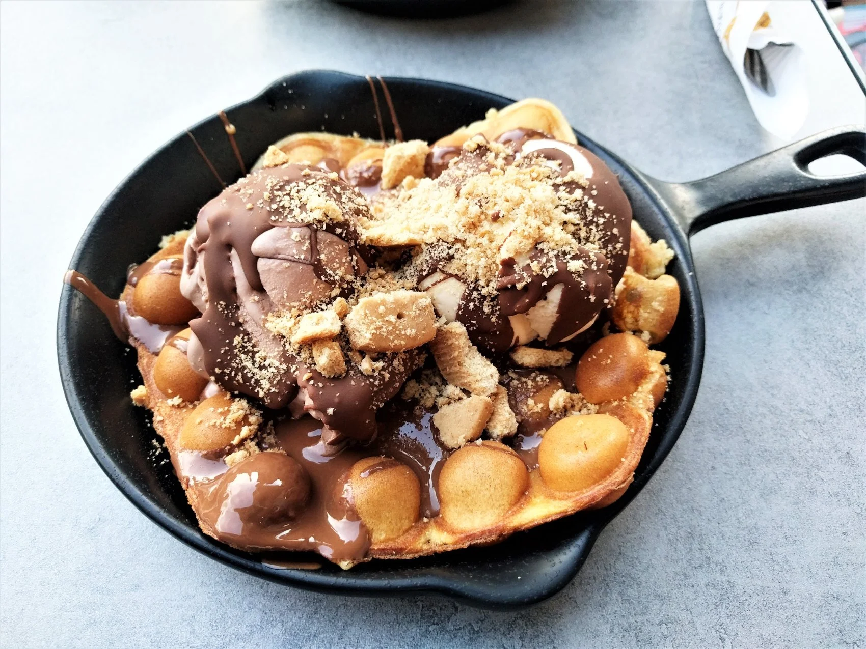 Nobody can resist to a freshly-baked waffle with two scoops of fresh gelato!