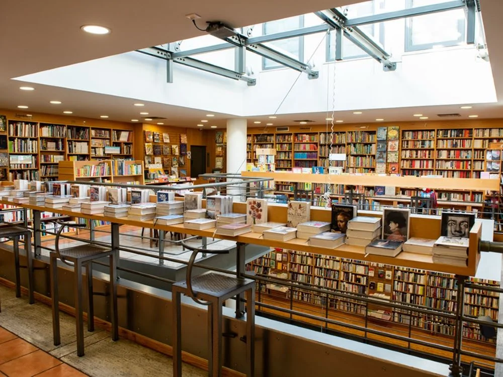 Evripidis offers Greek and foreign literature options, fulfilling the demands of various readers. Source: Evripidis