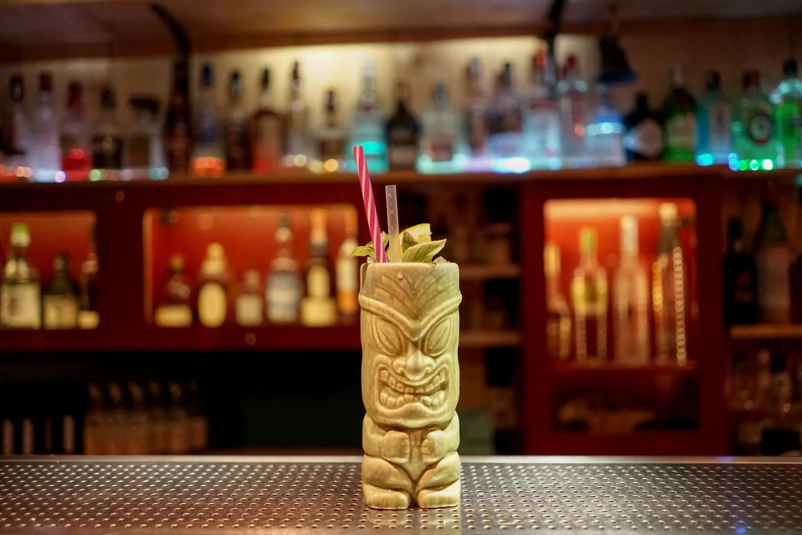 Local Athenians love Spirtokouto for its vibe and its amazing cocktails. Photo source: Christos Tzoutis for Bitterbooze.com