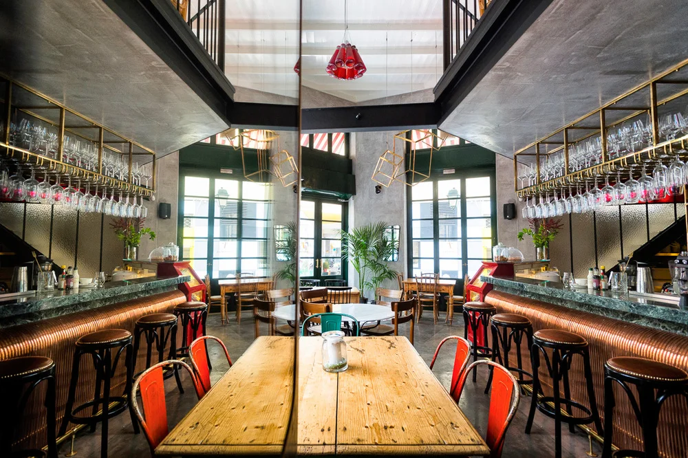 The atmosphere in Zampano matches the vibrant vibe of Psyrri area of Athens. Source: Zampano