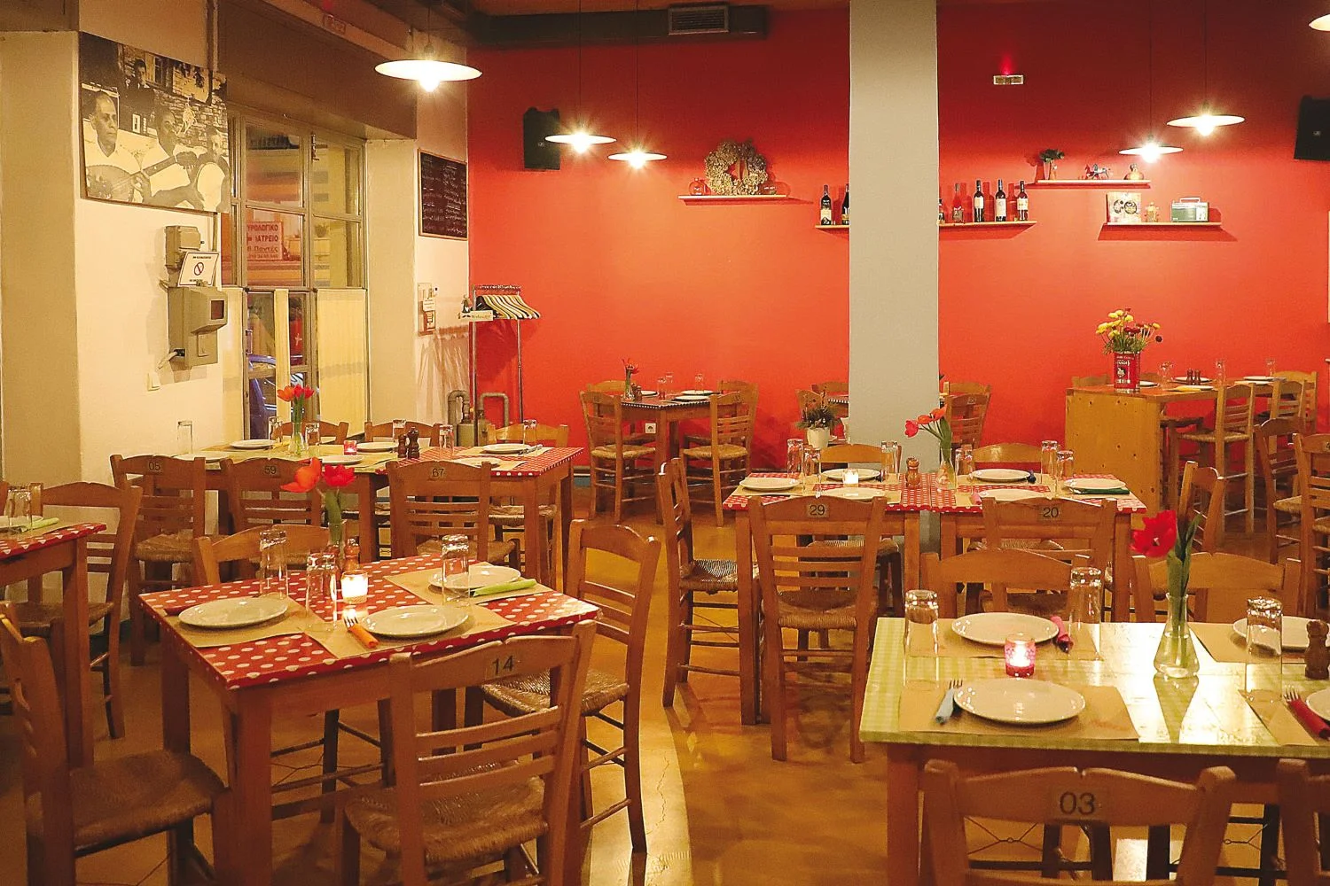 ‘Volta’ in Greek actually means walk, the perfect name to describe the restaurant’s friendly atmosphere. Photo source: Lifo