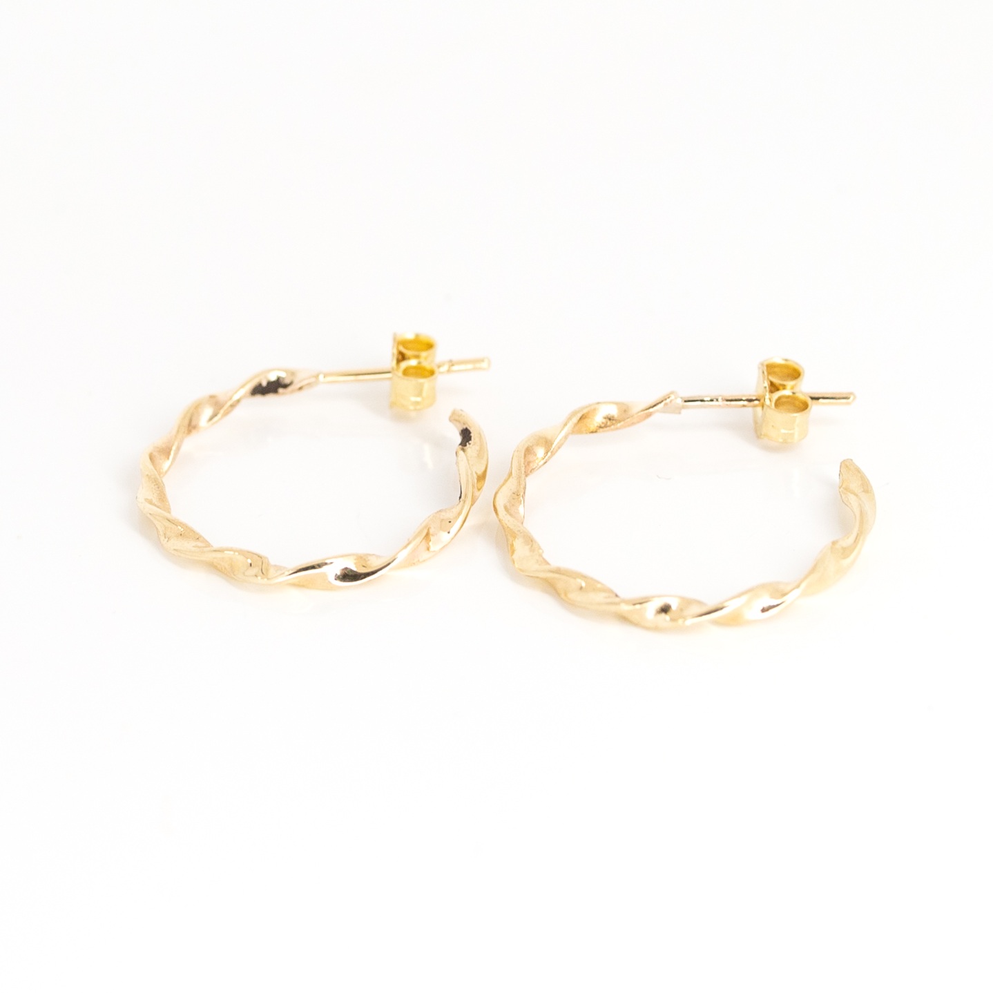 9ct Gold Twist Circ Loop