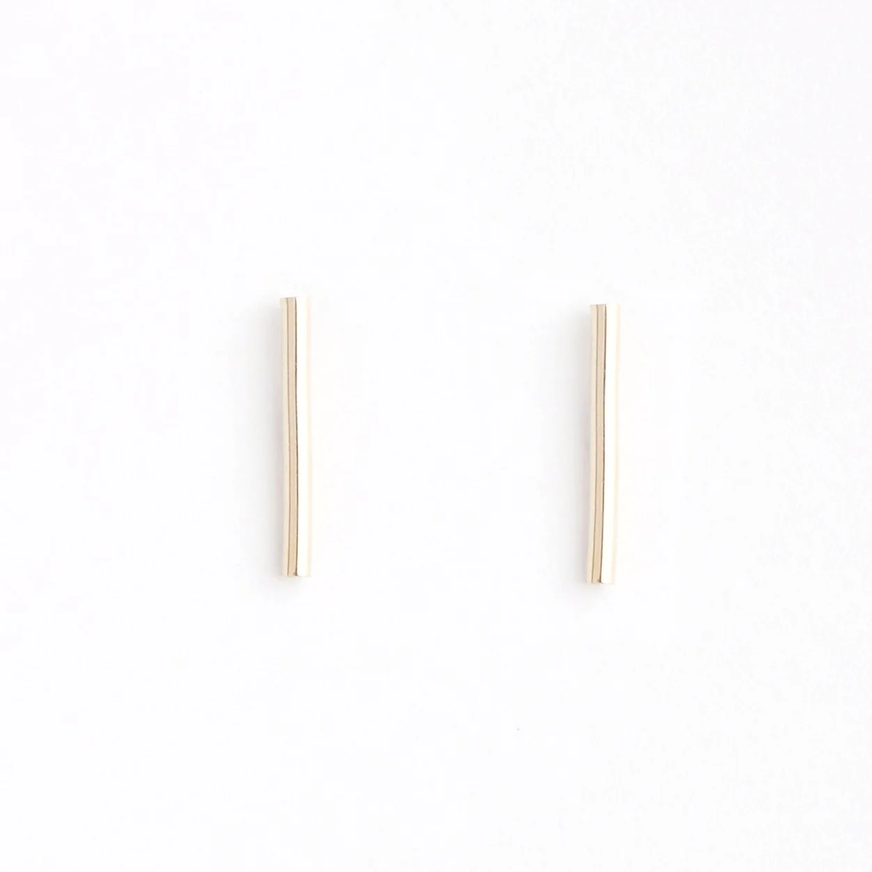 9ct Gold Medium Bar Earrings