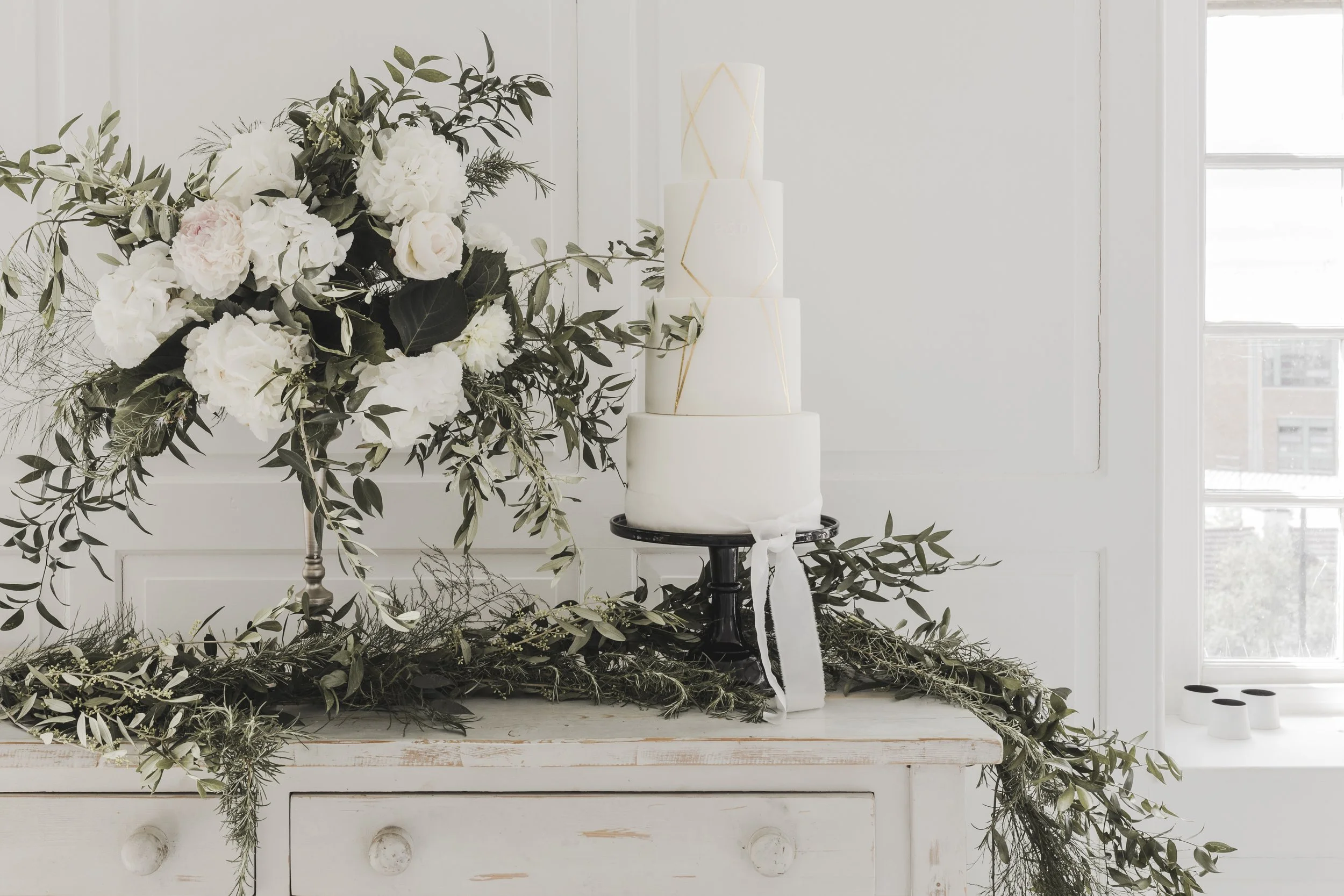 MasterCakesmithWeddingCakeShootKatyMelling0031.jpg