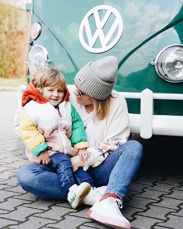 Liebe CAMper Familie! Wir hoffen es geht Euch allen gut. Bald gehen wir wieder auf Tour! Bis dahin genie&szlig;en wir die Zeit mit der Familie und Tuckern mit dem Lieben Bulli der Sonne entgegen ☀️🌈 #photobooth #frankfurt #frankfurtdubistsowunderbar