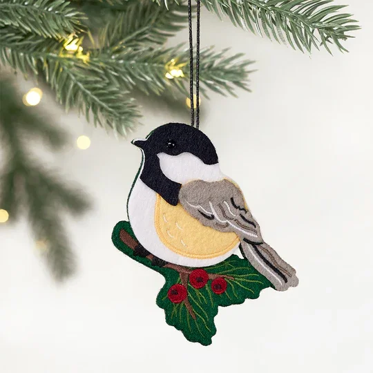 LP8522_WinterChickadeeHeartFeltCharmCard__Lifestyle1.webp