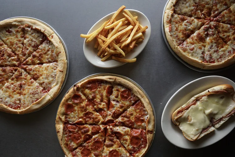 SPECIALS FOUR SEAS PIZZA specials-four-seas-pizza