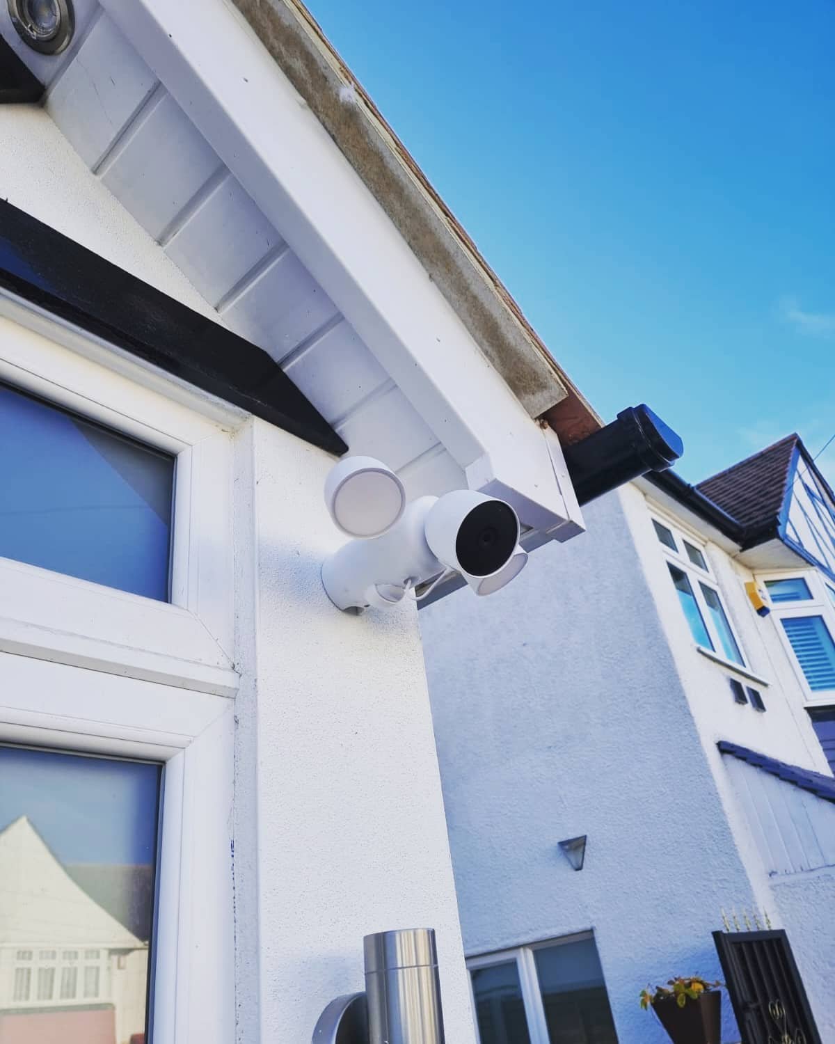 For those that missed our story yesterday, we completed a full kit out for a great client. Really happy with the outcome of this one. 
@googlenest 
#nestpro #googlenestthermostat #googlenesthello #googlefloodlightcamera #googlenestwifi #googlenestpro