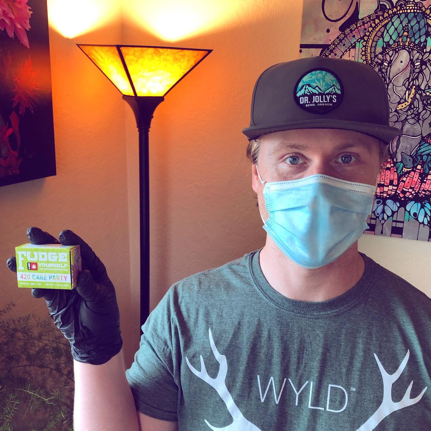 It’s budtender Hunter’s birthday today and he’s repping some of our favorite brands! He’ll be celebrating later with a @laurieandmaryjane Cake Party fudge 🍰🍰 and some of his favorite flower from @gaiasganjagarden🌿🌿 Check o