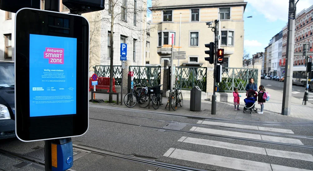 allsee-digital-signage-case-study-antwerp-outdoor-smart-city-advertising-01.jpg