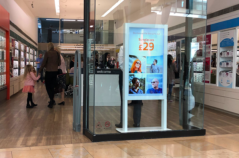 Free Standing Ultra High Brightness Digital Posters