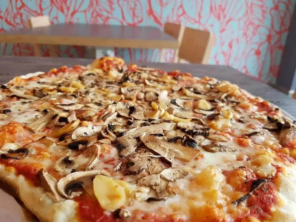 mushroom-pizza.interior-restaurant.jpg