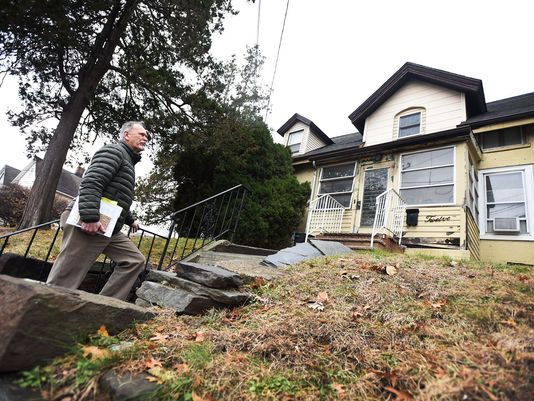 Historian Rod Leith visits the 1741 home. Photo: Mitsu Yasukawa/Northjersey.com