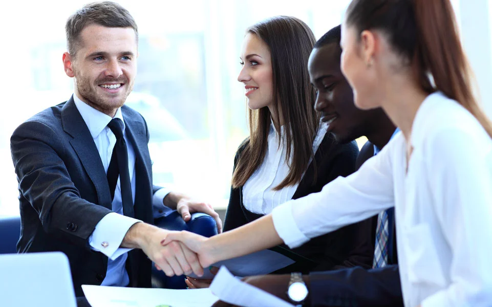 best-practices-for-recruiting-new-college-graduates.jpg