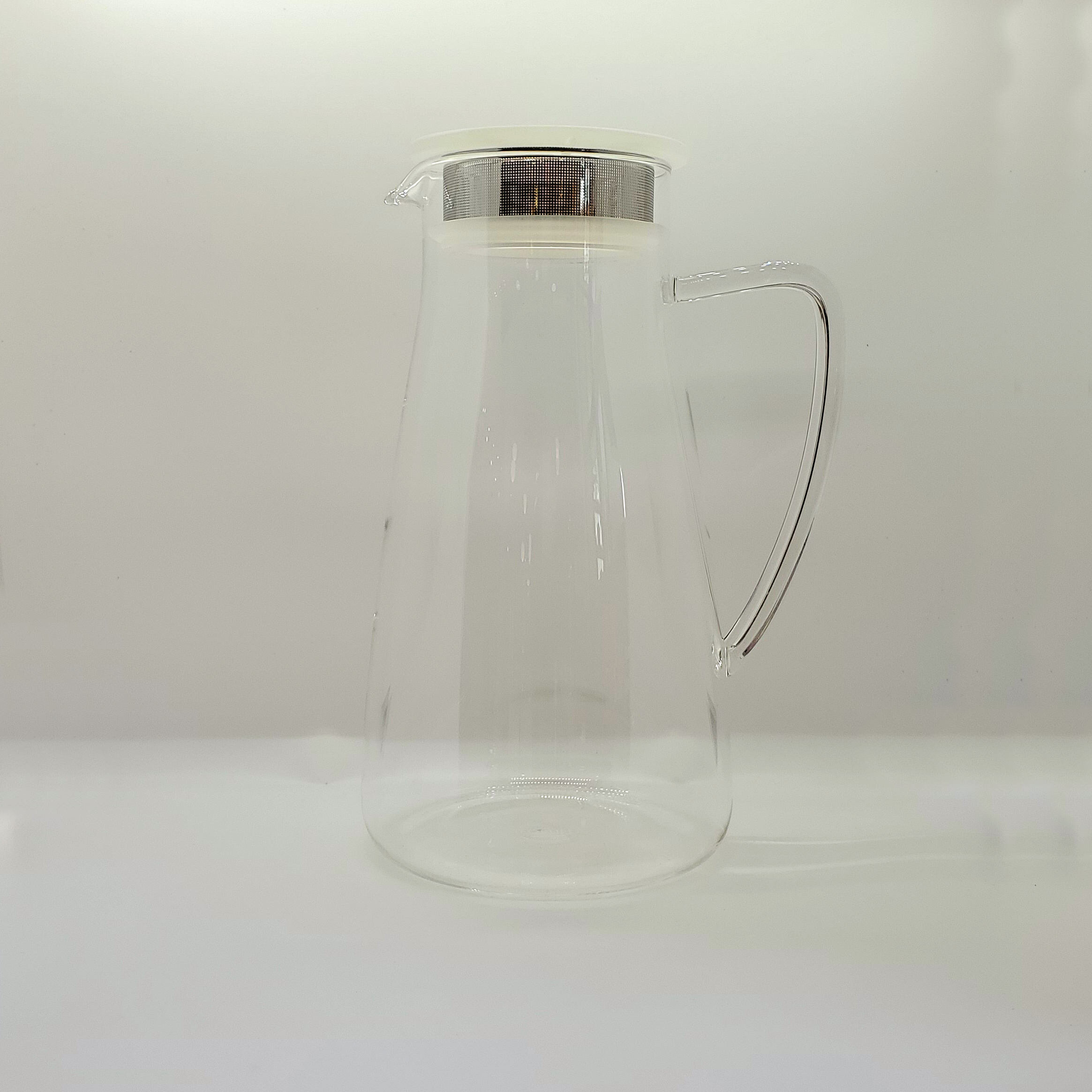 https://images.squarespace-cdn.com/content/v1/5a077c3aa9db09c5a37d31df/1605733640554-XXZQR8ITBGZWYDPOXIV2/coffee-Flask+Tea+Brewer+unboxed.jpg?format=2500w