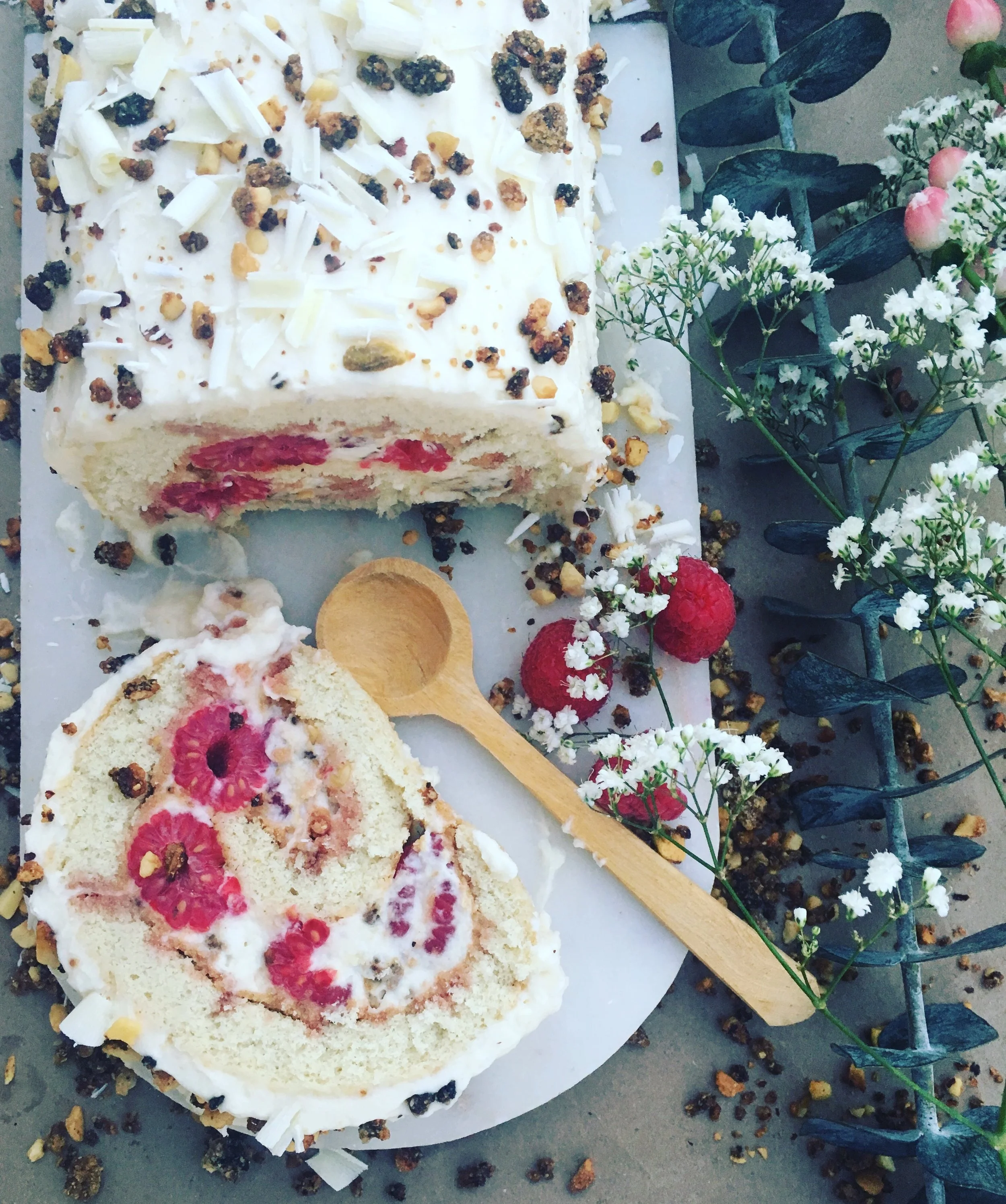 Bûche aux framboises et pralin