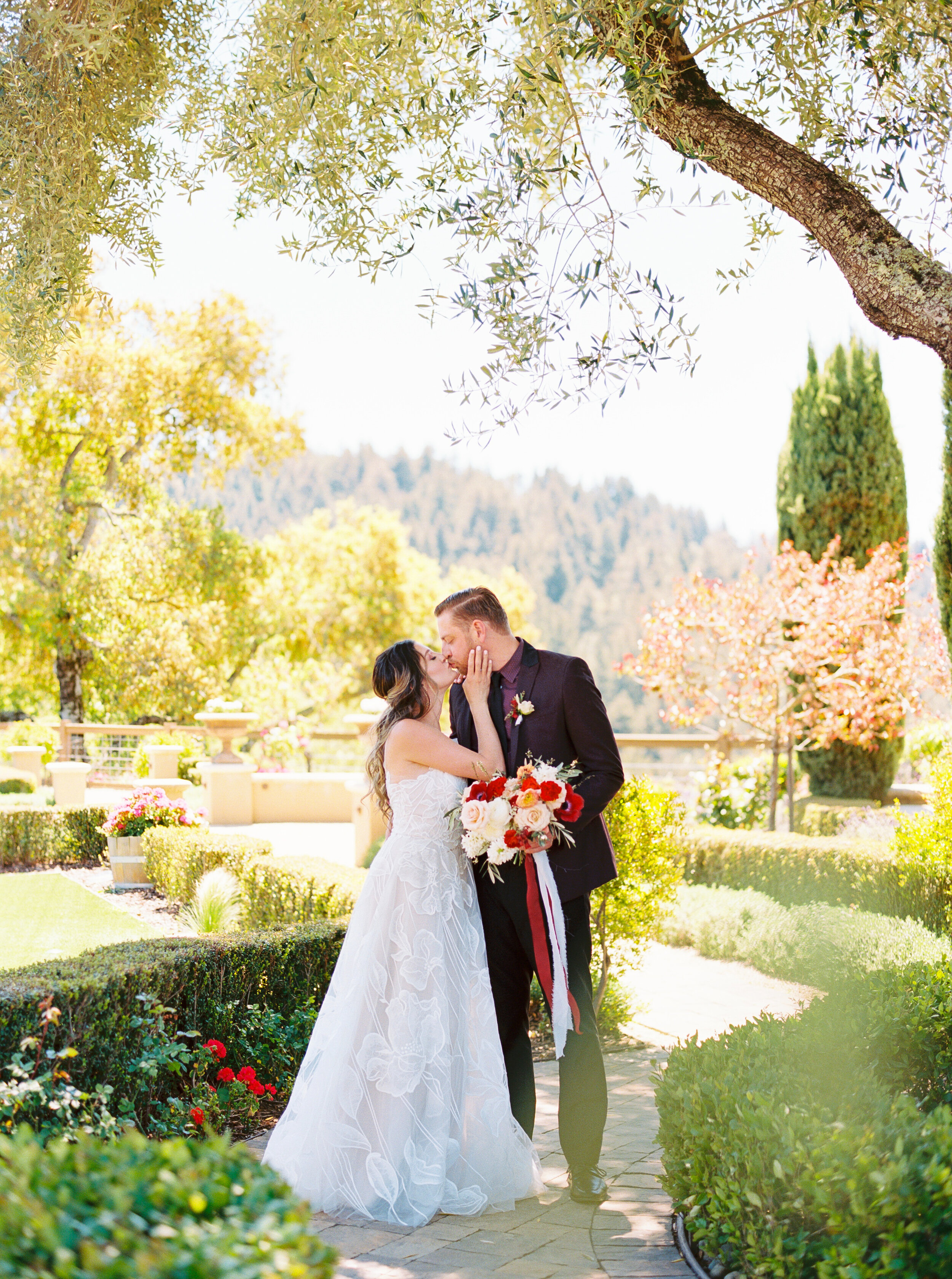 Regale Winery and Vineyards Wedding - Sarahi Hadden Photography-393.jpg